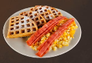 Waffles con tocino