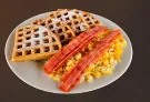 Waffles con tocino
